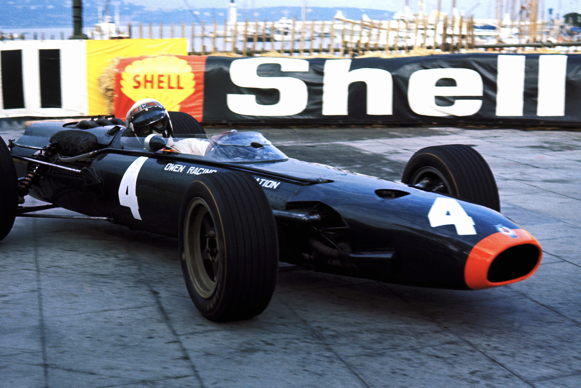 ackie Stewart (GBR) BRM P261.