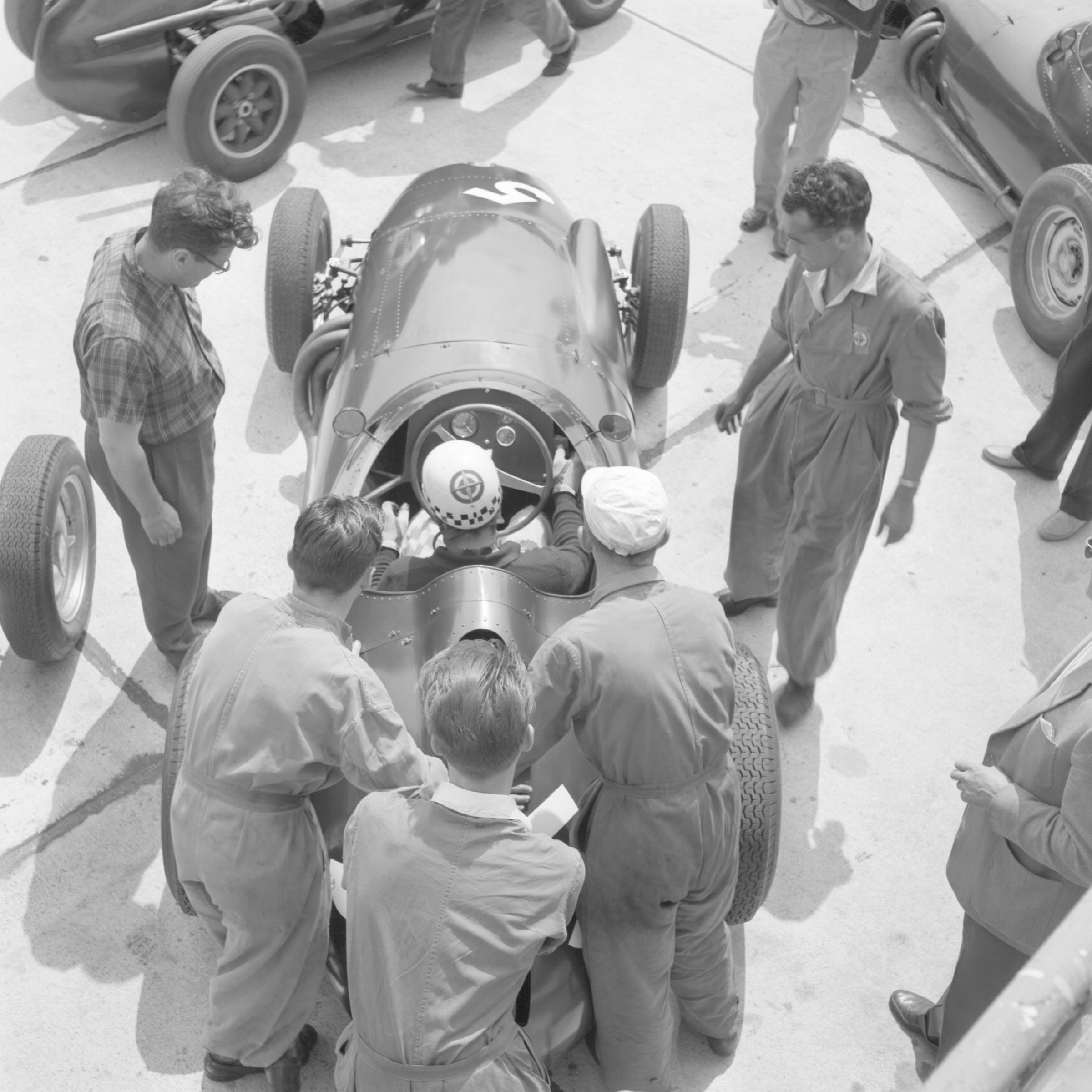 Overhead-picture-of-Jean-Behra-at-the-Nürburgring-in-his-BRM