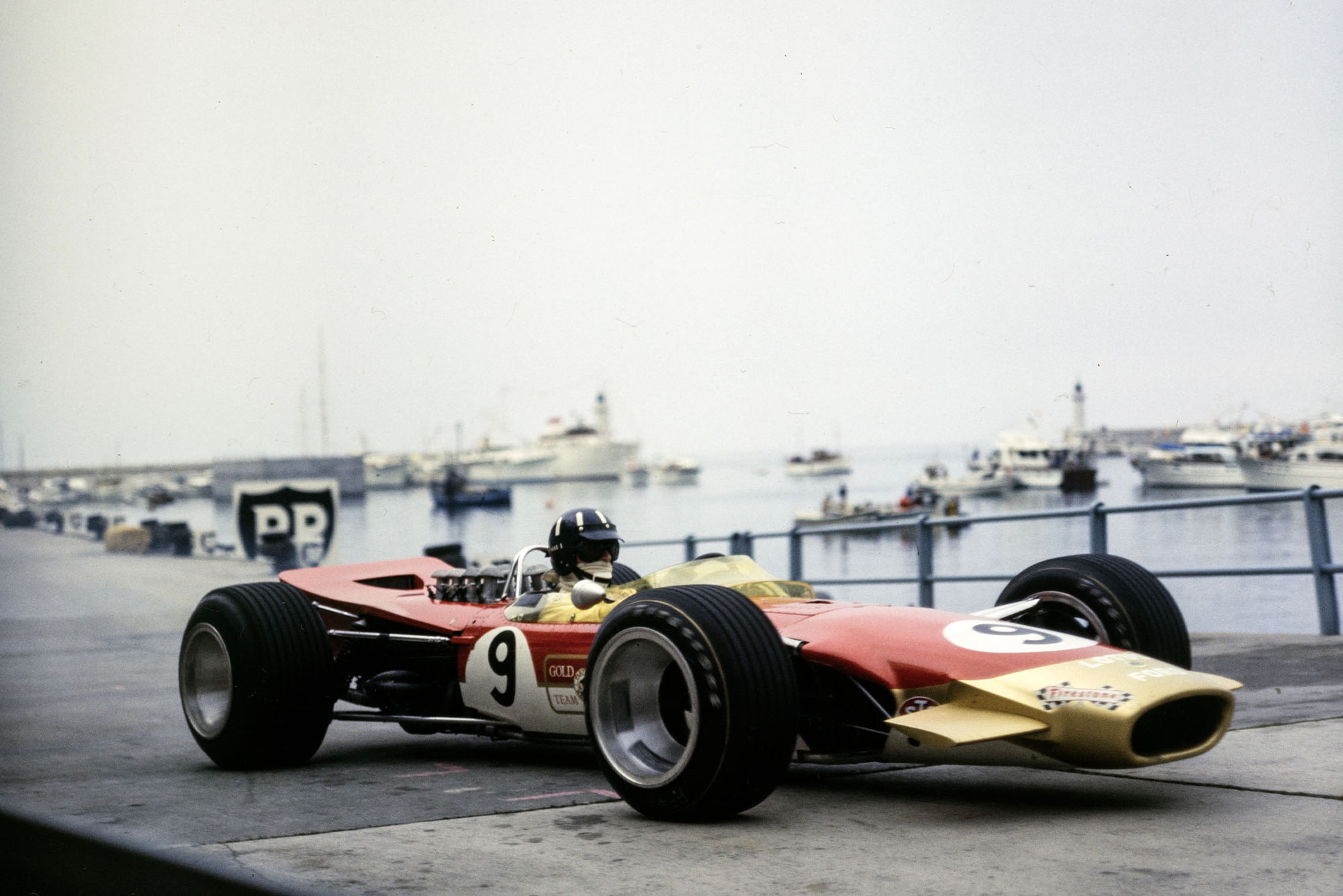 Graham Hill, Lotus 49B Ford.