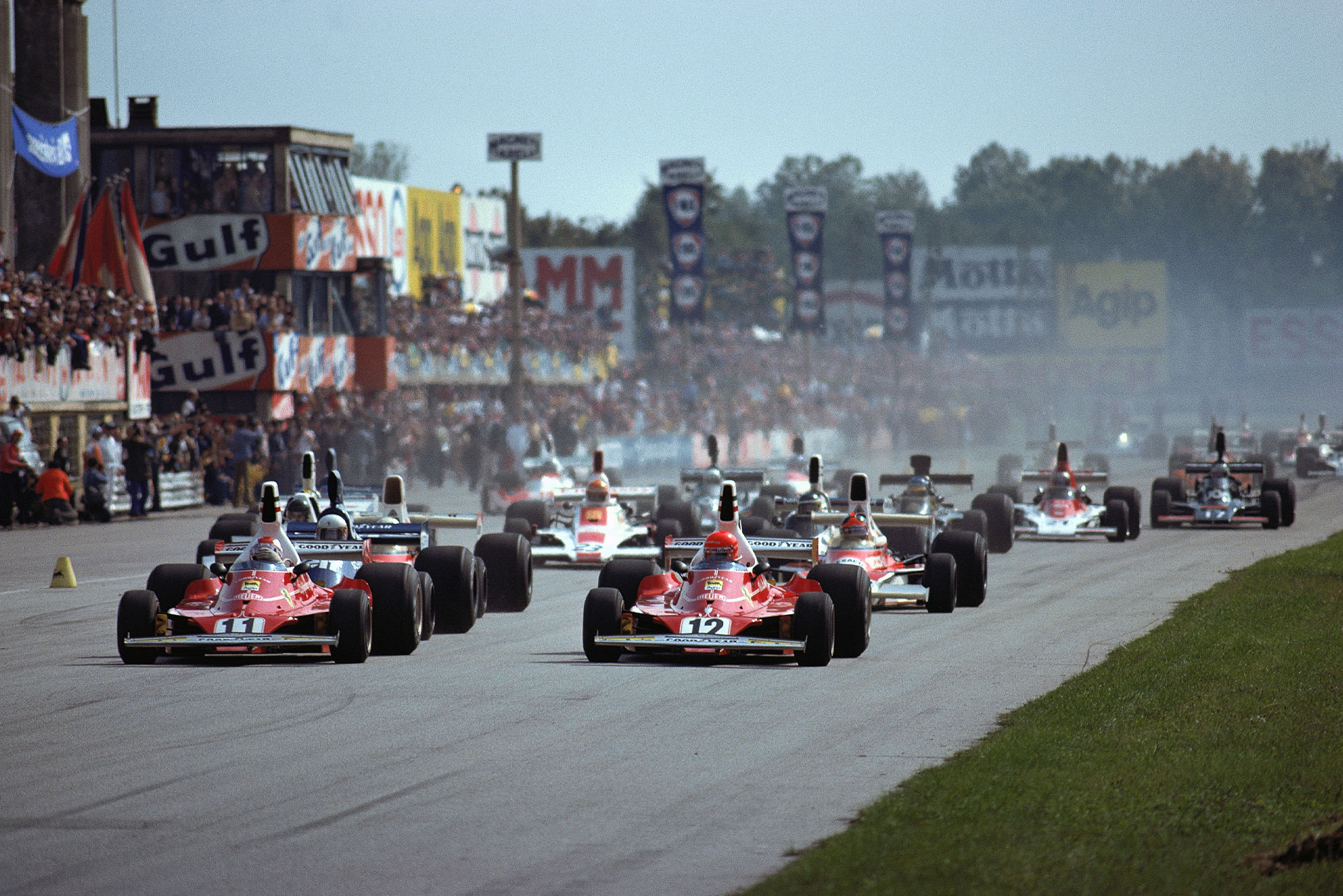 The 1975 Italian Grand Prix gets underway at Monza.