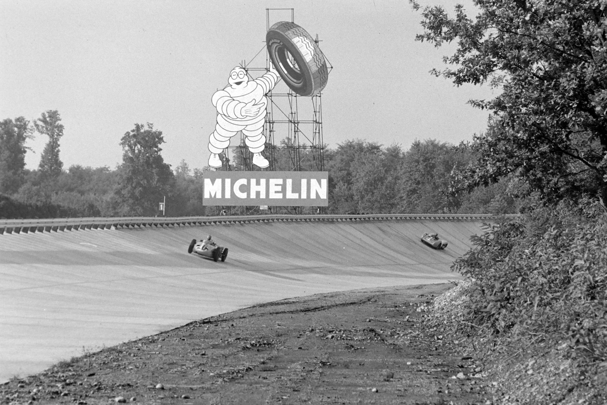 Kling chases Fangio
