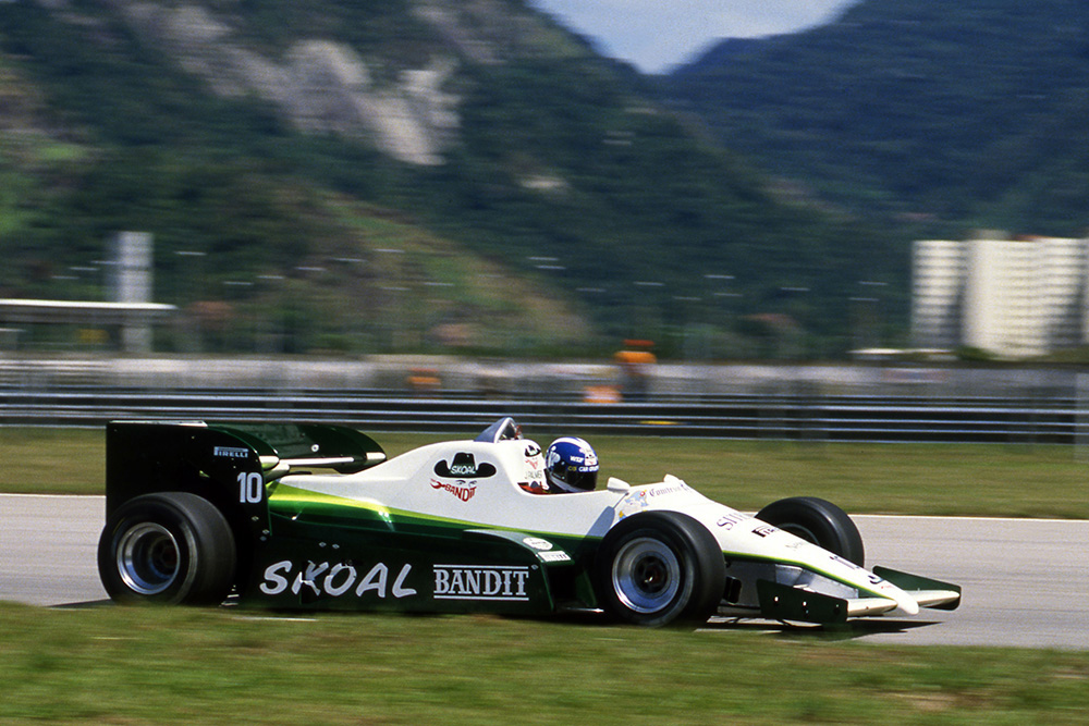 Jonathan Palmer at the wheel of a RAM 02.
