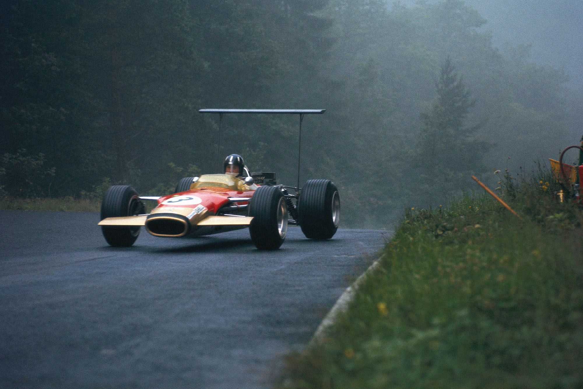 Graham Hill, Lotus 49B Ford.