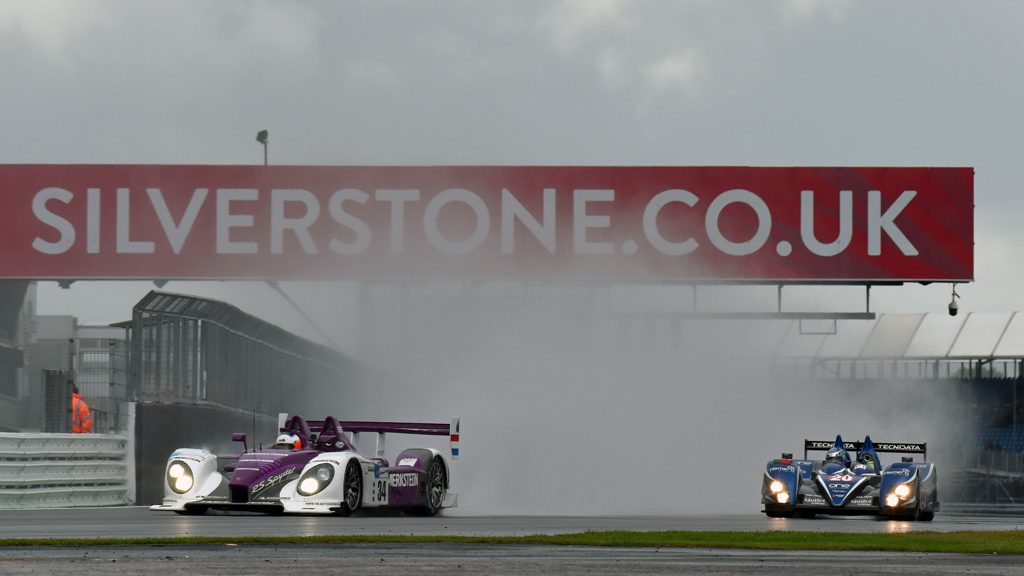 Porsche RS Spyder leads Zytek at 2021 Classic at Silverstone