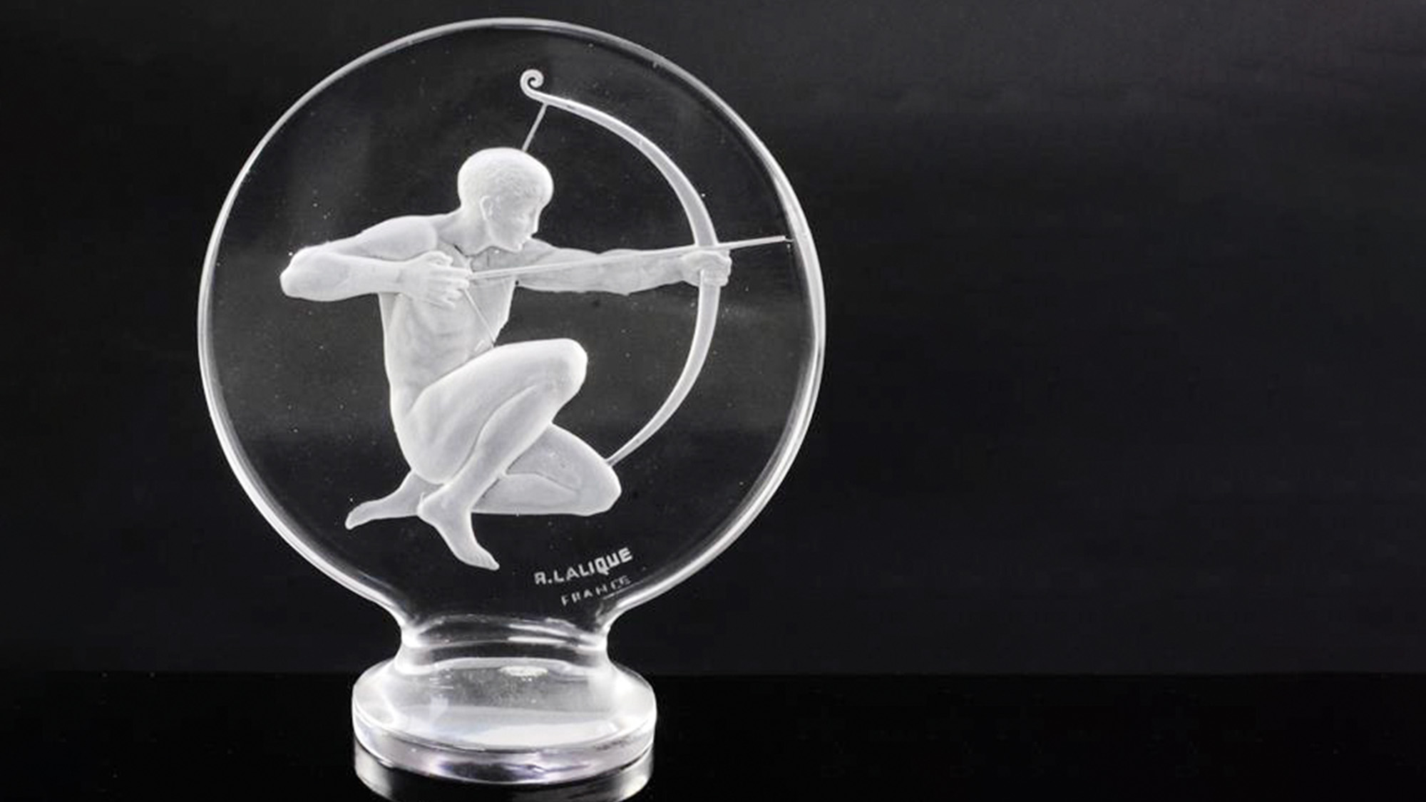 Lalique bonnet mascot
