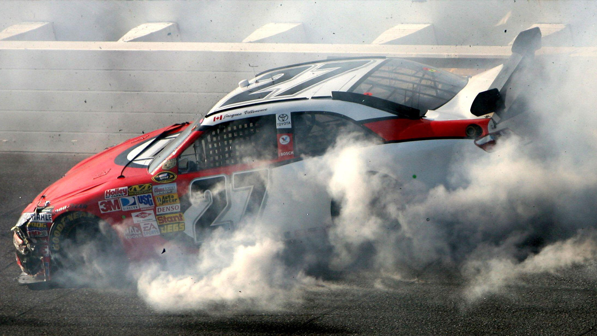 Jacques Villeneuve spins during qualifying duel at Daytona 500 in 2008