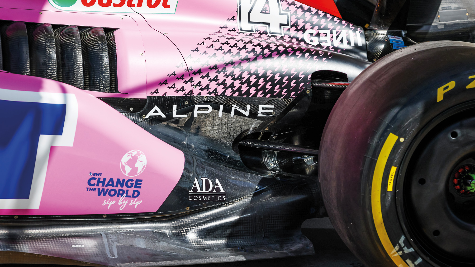 Rear suspension of Alpine F1 car